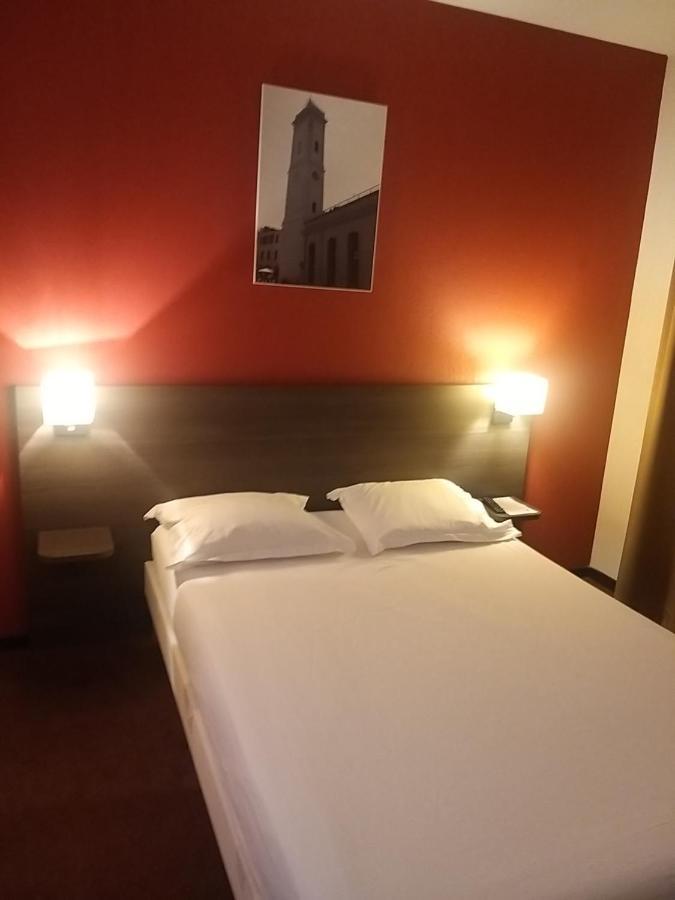 Studio Privatif Dans Hotel Residence Nimes Gare 외부 사진